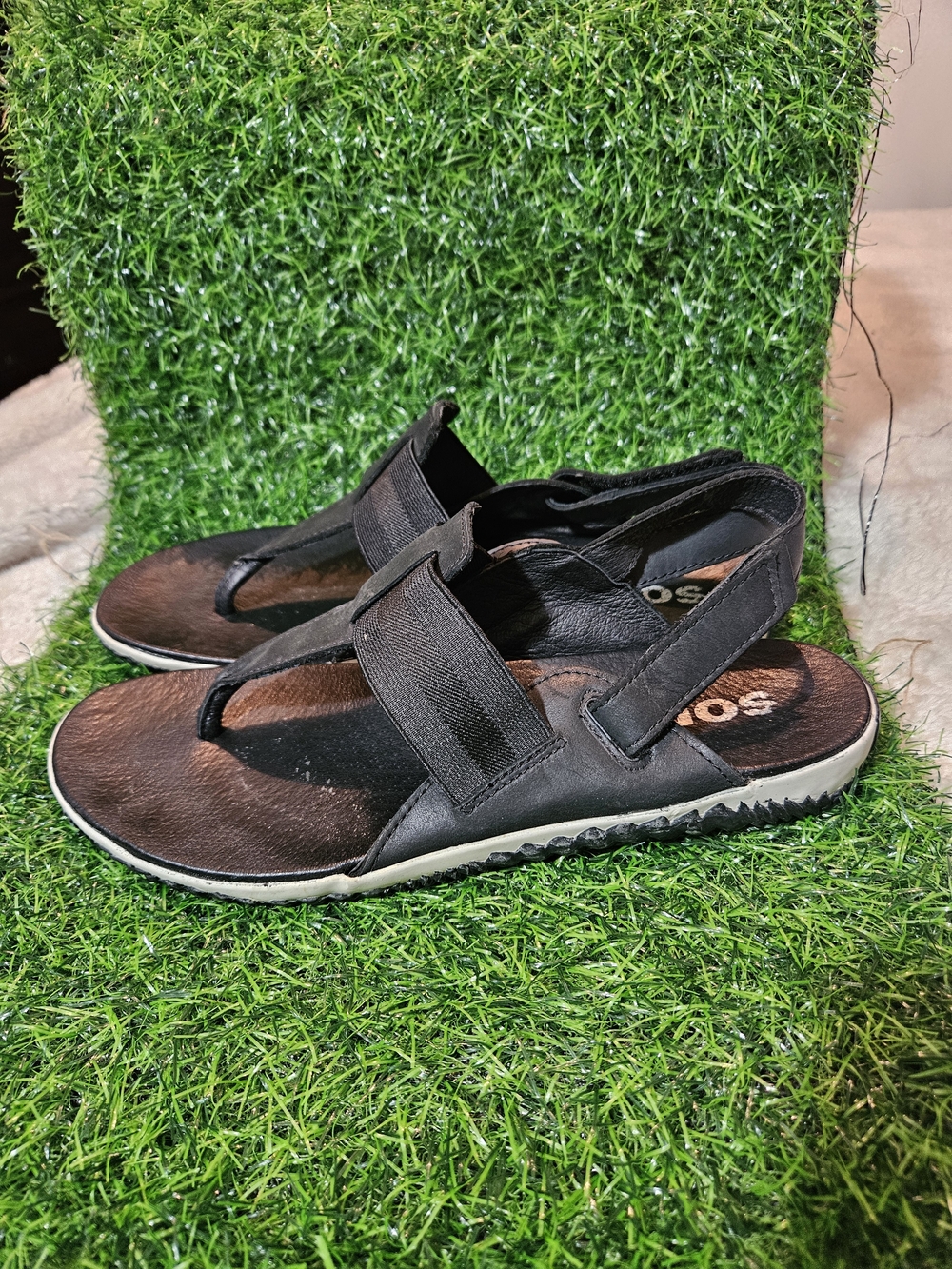 Sorel Women's Out N About Plus Thong Sandals - Black with White Trim